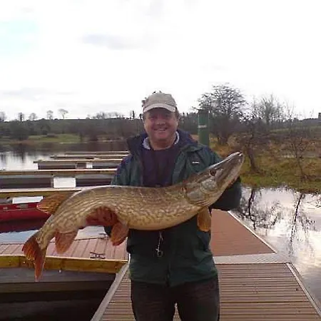 بيت للعطل Esox - Luxury Fishing Belturbet