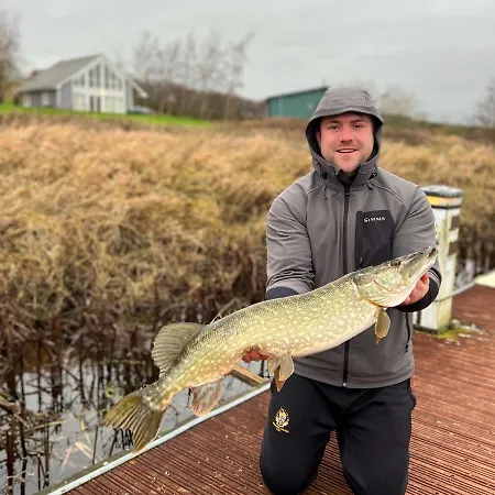 بيت للعطل Esox - Luxury Fishing Belturbet